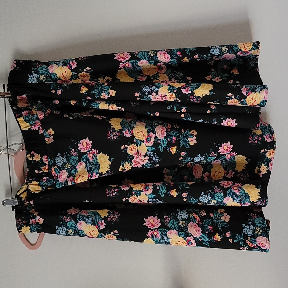 BOUTIQUE floral flare skirt, scuba 2x